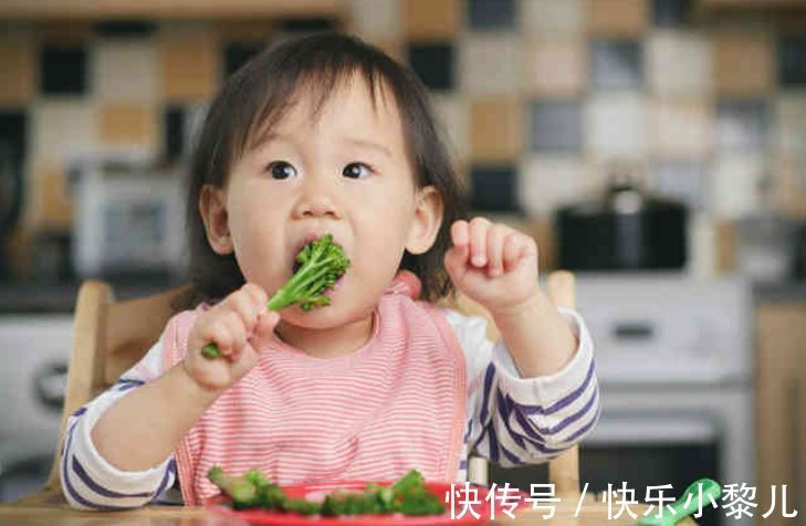 误区|照顾宝宝吃饭要避开4个误区,很多人认为是对的,实则对宝宝不好