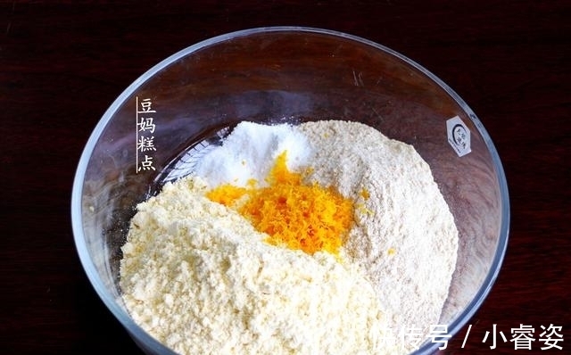橙皮屑|无油无糖,还不用揉面!这款粗粮面包,简单快手,健康又味美