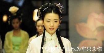上下五千年|才女出上联哥哥骑马,跨上去又加一鞭,下联一出,才女点头称赞!