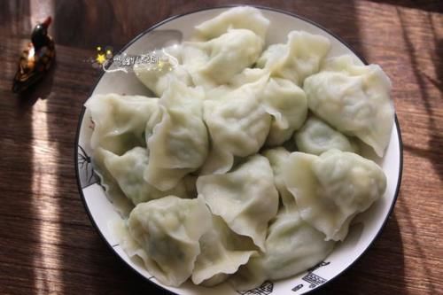  老妈包了40年饺子，饺子这样调馅超好吃，就爱这个味，三天两头吃