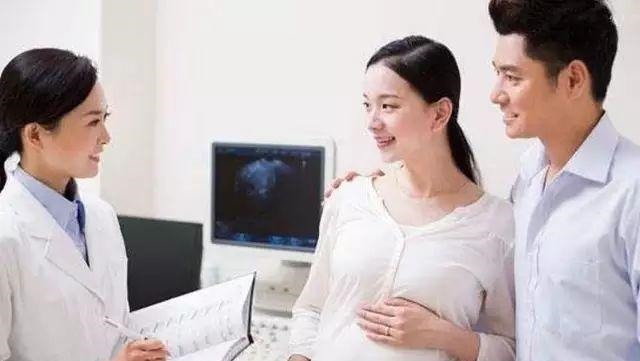 胎盘|怀孕四个月还不显怀 不一定是营养不良, 可能是这4个原因造成!