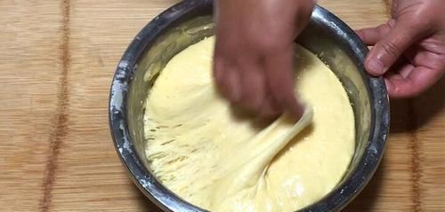 面粉里加2个鸡蛋,不蒸馒头不烙饼,做法简单,轻松搞定全家早餐