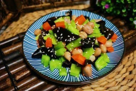 美食优选：青菜豆腐羹，凉拌芹菜花生米，口蘑西兰花，酸菜豆腐汤