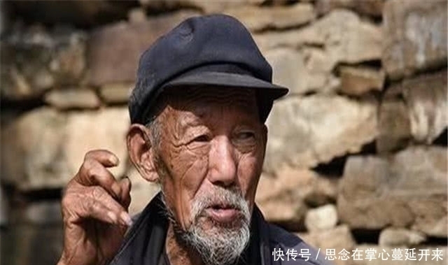 俗语:“人到四十两不碰”,到底是不碰什么?说的很对!