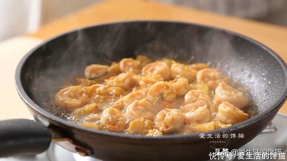 年夜饭里少不了这道菜，造型喜气，营养好吃，客人看见都夸手艺好