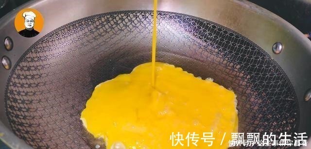 面条不要水煮了,试试这种新吃法,我家一周吃六次,比吃肉解馋!