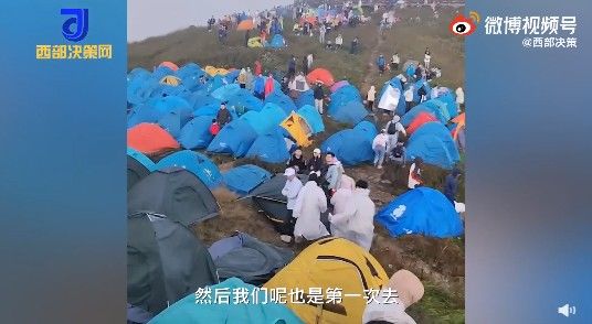 高速行驶|猝不及防！气温骤降，多个景区游客冻傻眼！有人凌晨2点挤在卫生间取暖……