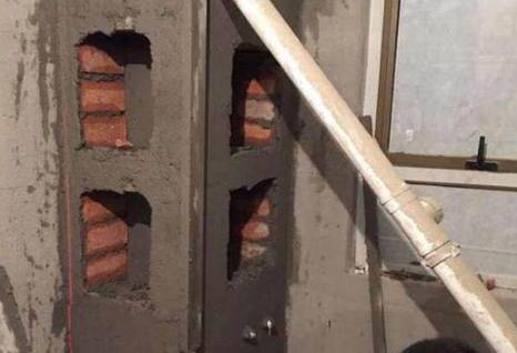 立管|头一次见卫生间这样包立管,太聪明了!省钱又实用