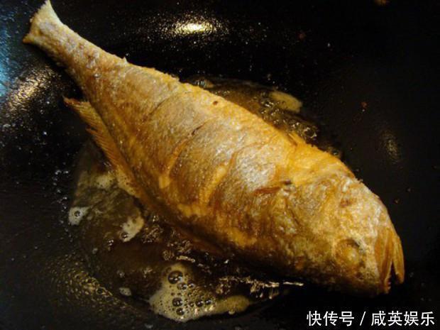 不管煎什么鱼,下锅前一定多加这“1步”,鱼皮不破不粘锅