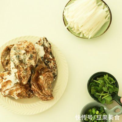 饭店大厨说漏嘴的秘密，萝卜生蚝汤这样做才好吃