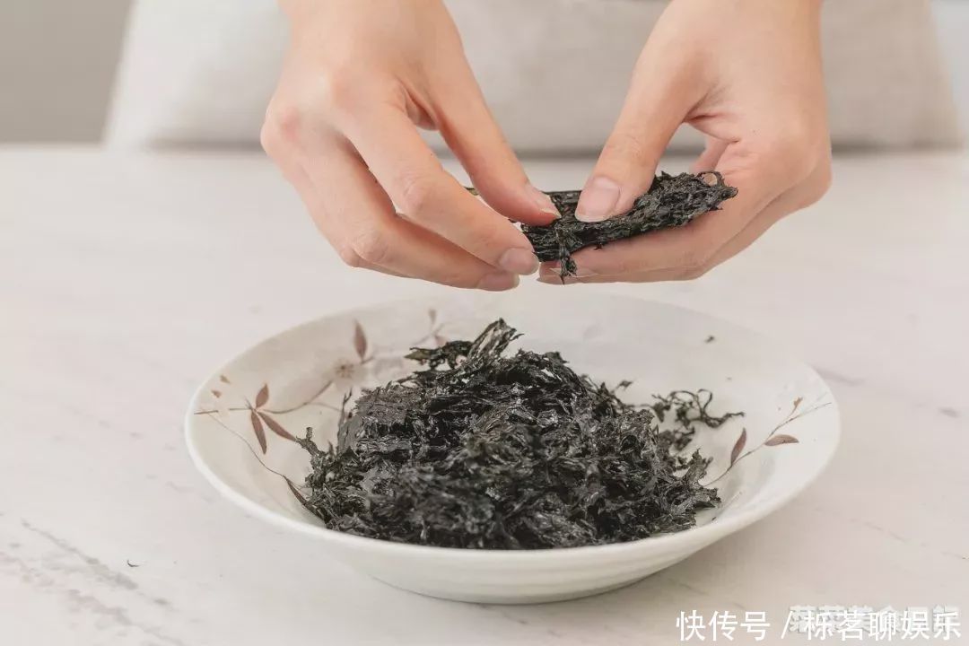 紫菜炒饭|别吃蛋炒饭了!一碗更香,好吃简单又快手
