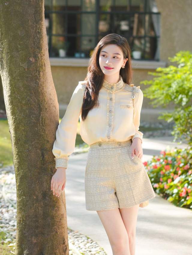 女孩子|秋季,针织衫配半身裙高级洋气,让你可咸可甜,秒变初恋女友模样