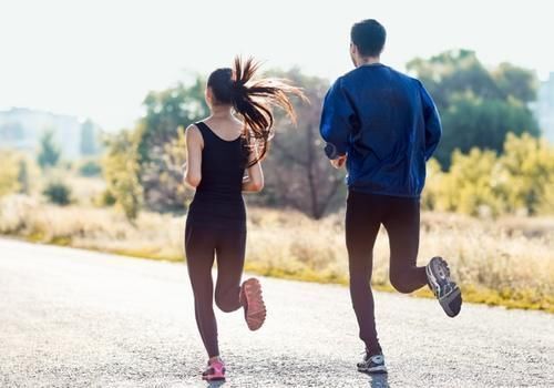 跑姿|跑步不伤身，掌握正确跑姿的5大要素是重点，你今天跑对了吗？
