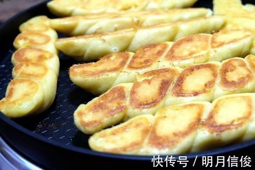 玉米面做面食不用蒸,松软细腻底部焦脆,比蒸的香,全家都爱吃