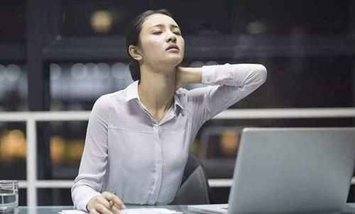 威胁健康的“头号杀手”，久坐引起的4种疾病，第4种最严重