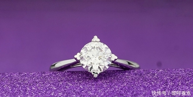 520送心上人什么礼物好?一枚小小钻戒,有大大心意