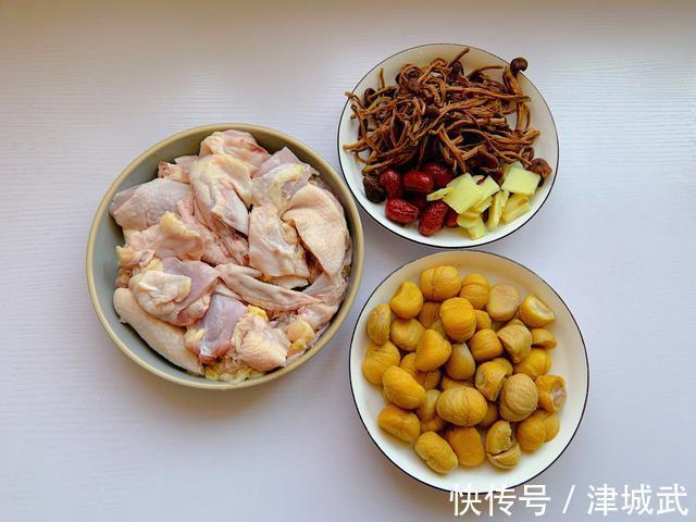 鸡汤|秋季多给家人喝这碗汤，鲜甜美味，营养滋补，越喝越暖！