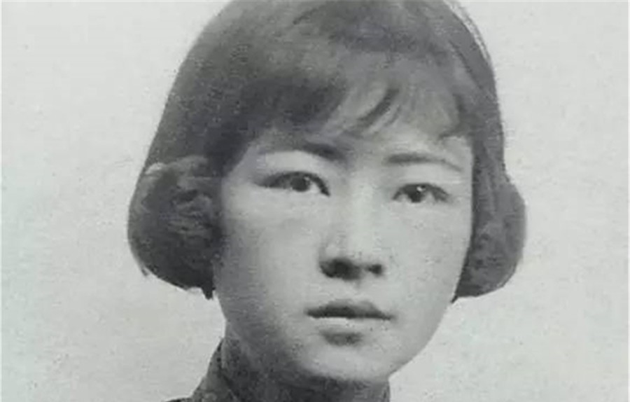 梁思成再婚当天,他提着一壶酒到林徽因墓前,在寒风中守了她一夜