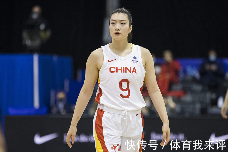 运动|中国女篮前锋李梦晒照!运动装+御姐范+甜美范,高颜值颇具气质