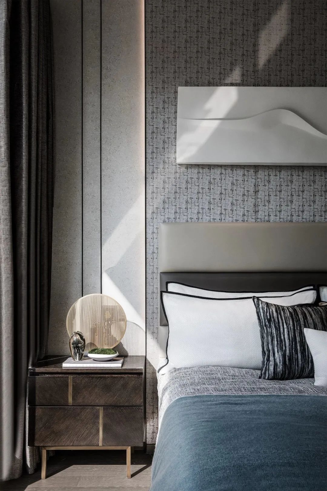 优雅|550㎡现代风别墅,高级灰与水墨色,低调档次的效果很独特