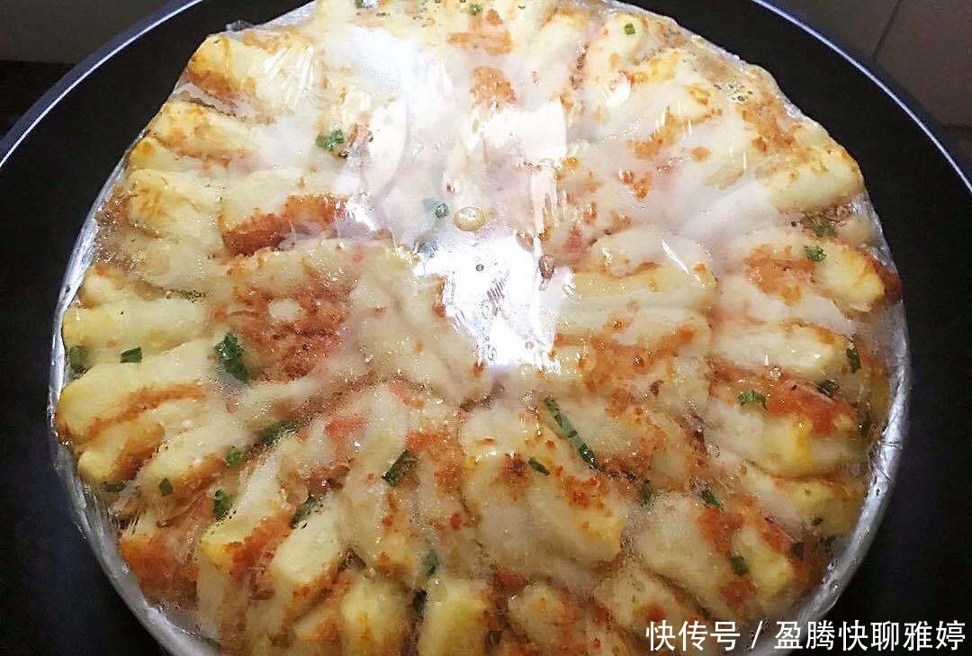 筋度|做面包时，不用烤箱，多加一步就能快速揉出膜，蒸好的面包松软拉