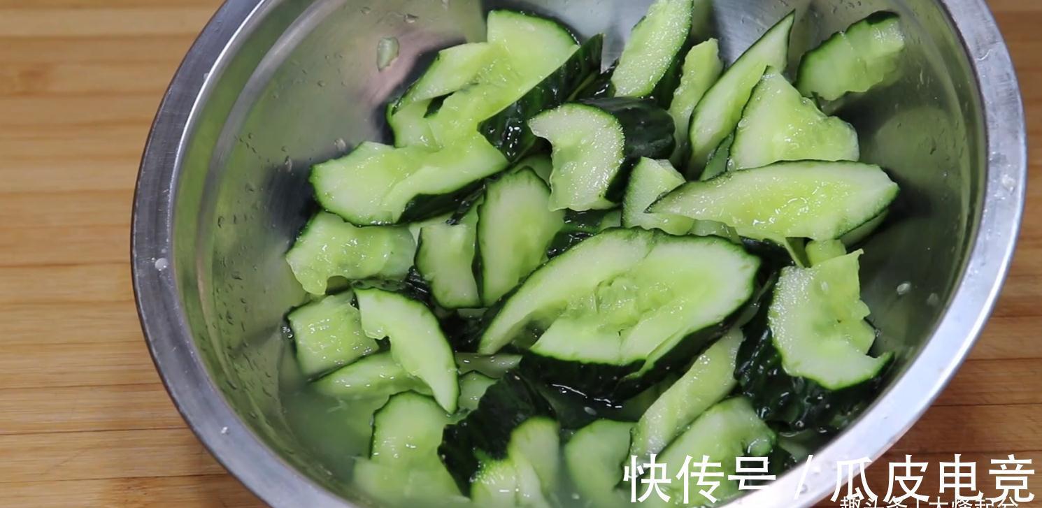 辣椒油|酒店拍黄瓜好吃的奥秘，难怪那么好吃过瘾，做法极其简单