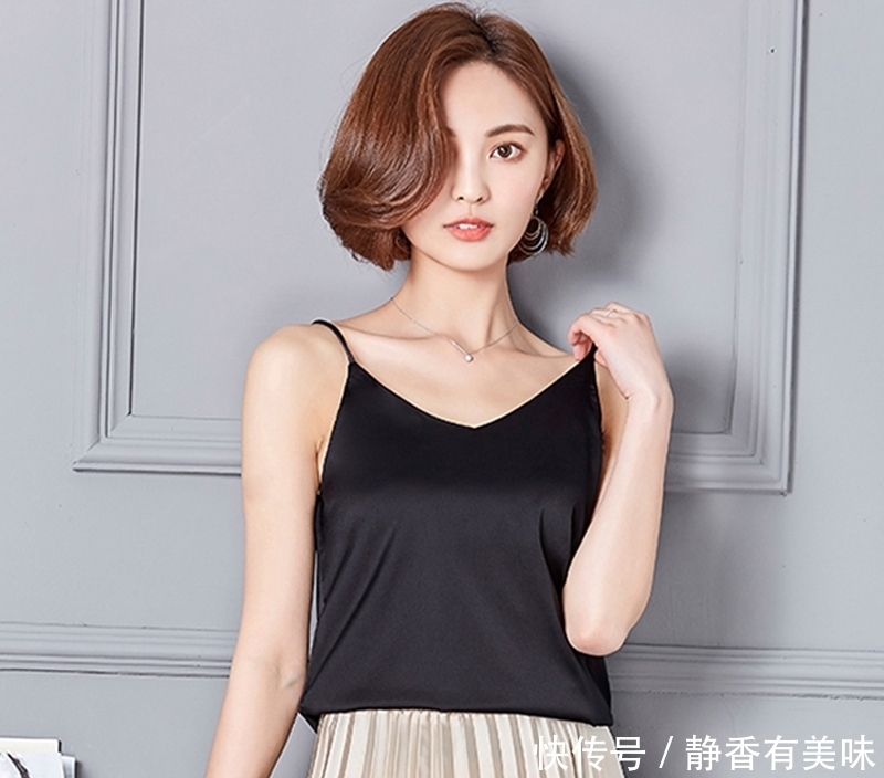 小姐姐穿|街拍:优雅的一字肩蕾丝拼接连衣裙,彰显小姐姐十足的名媛范!