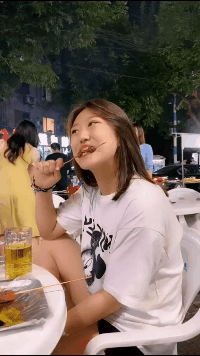 作者@“这是我看过的小说中Z……感觉作者不是一般人!”哈哈哈哈哈哈