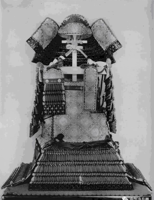 武士|可以做为国礼的日本铠甲长什么样?