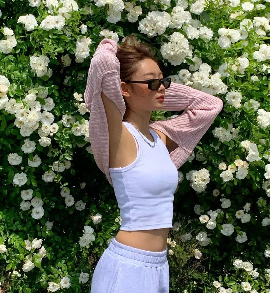 紧身裤|10个早秋穿搭公式！初秋照着这么穿，好看又时髦