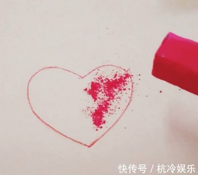 彩铅#美术生粉笔画爱心,开始被吐槽“太幼稚”,点上高光后真香!