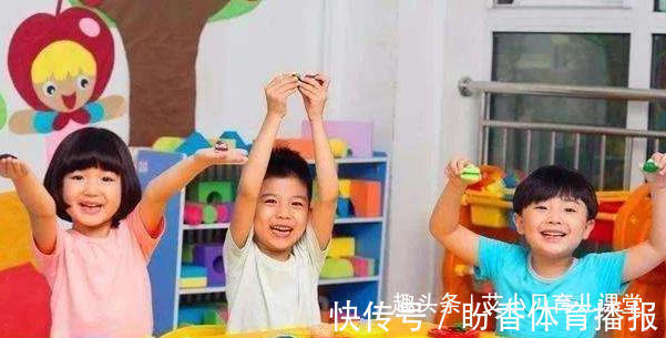 小朋友|幼儿园老师坦言,最讨厌父母“接娃放学”的3种行为,你也许做过