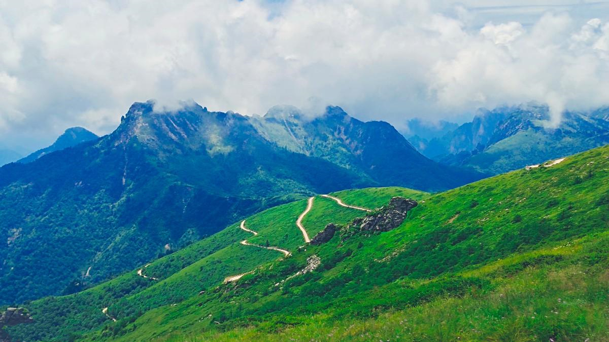 华山|比华山还高700米的光头山草甸，风走云游很惊叹