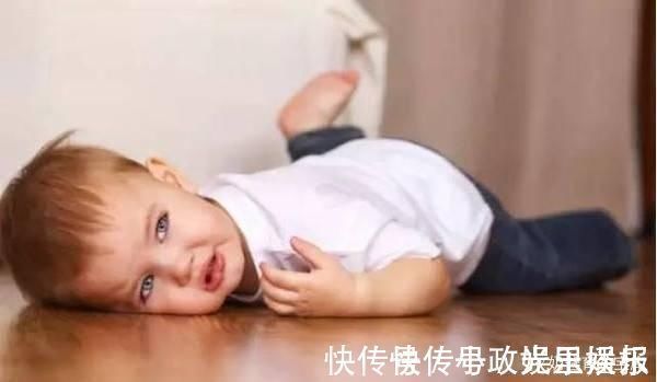 宝宝|宝宝意外滚下床,家长一个动作让孩子没了呼吸,很多家长都这么做