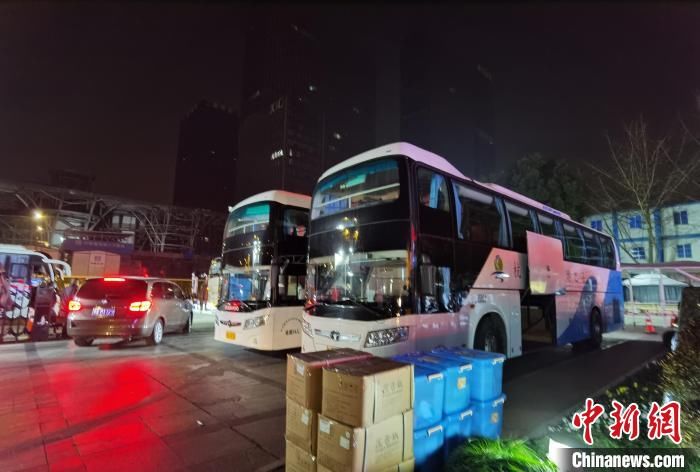 杭州|杭州多家省市级医院医护连夜集结 驰援宁波北仑