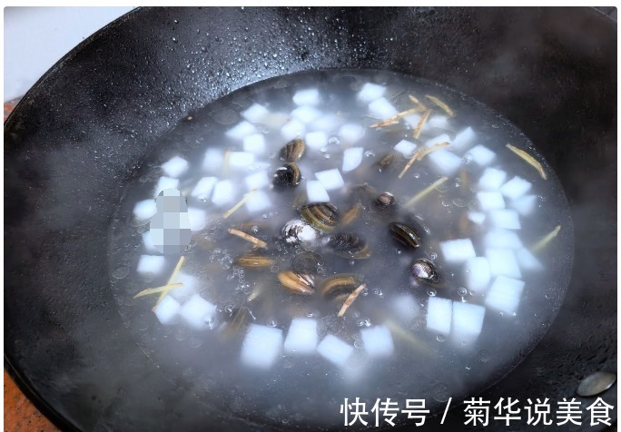 “秋天一碗汤，不用医生帮”，这汤清淡爽口去秋燥，秋天常喝它