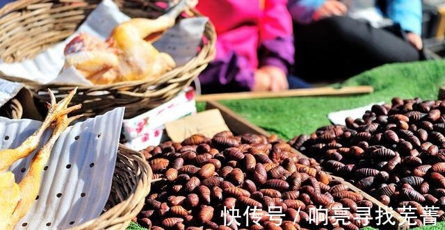 金秋逛农村大集，大葱白菜萝卜土豆热销，山货也很多！