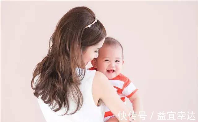 睡眠时间|经常被抱的孩子,和经常躺着的孩子谁更健康?医生:两者差距明显