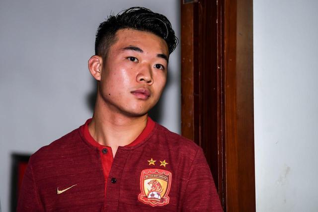喜讯|凌晨0点!中国足球传喜讯:李霄鹏做出英明决定,球迷齐声点赞