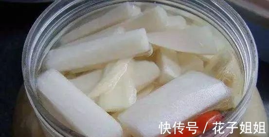 腌制|老妈腌制酸萝卜的秘方,不加一滴水,只需这样做,萝卜又香又脆!