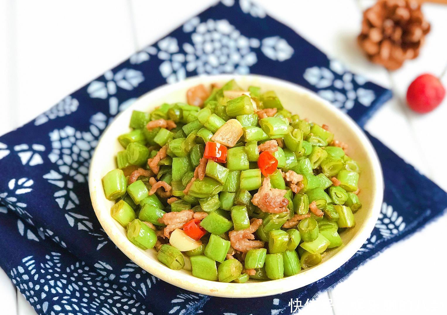 味道|家常菜:肉丝四季豆,脆爽鲜香微辣下饭,食材简单味道不简单