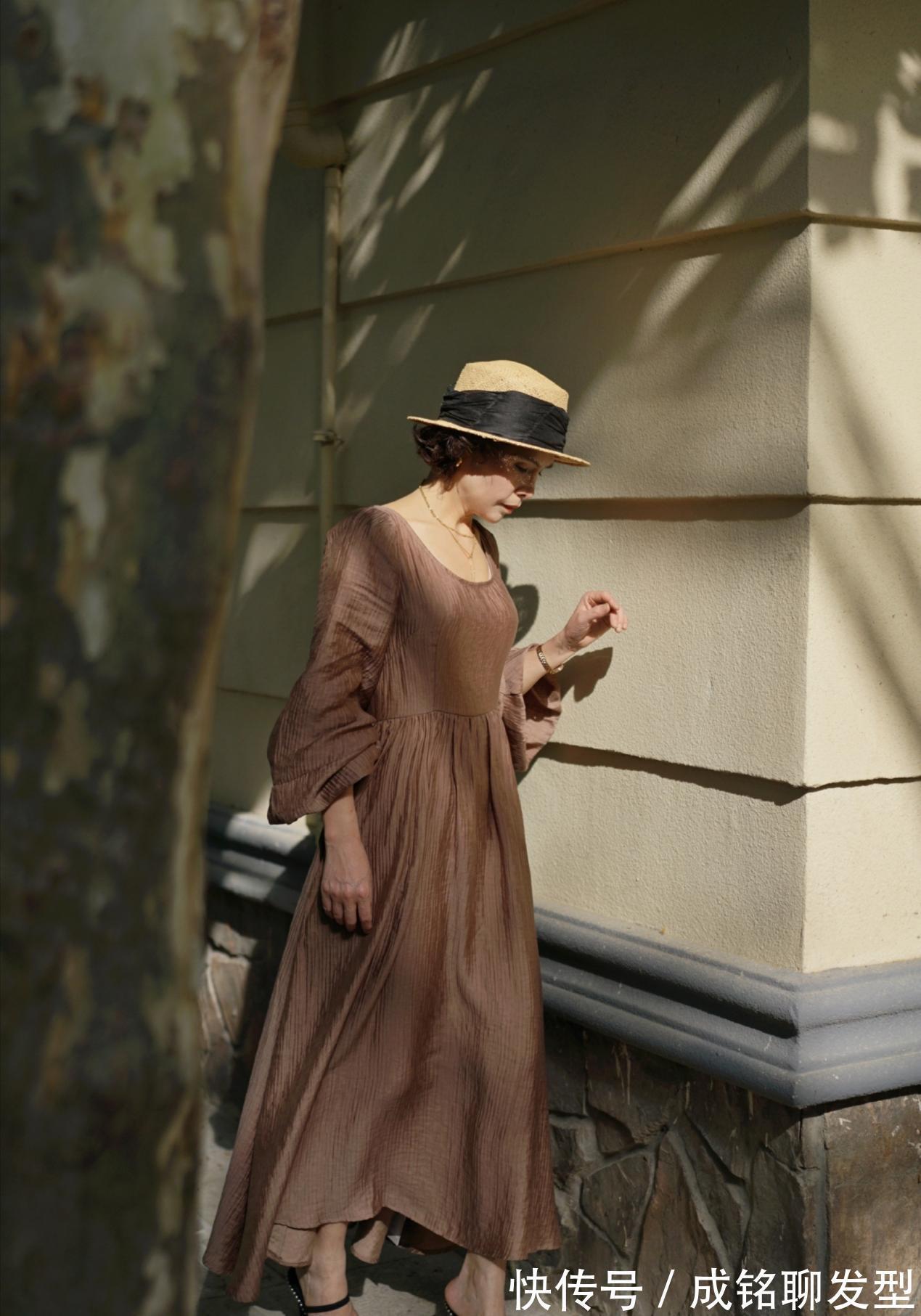 马甲|妈妈们也要时尚过夏季,这些妈妈级的博主真会穿,不仅减龄还高级