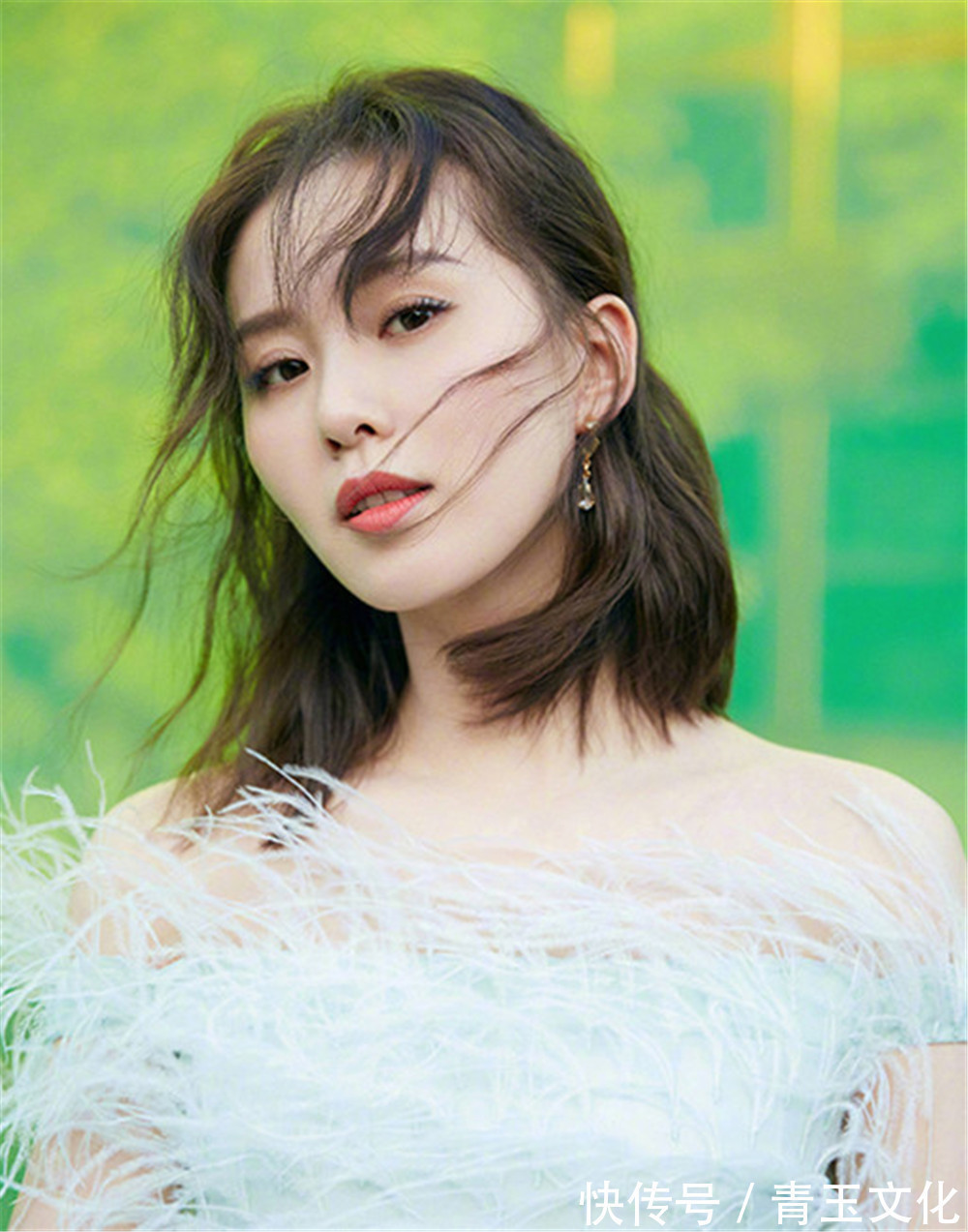 马尾辫 放弃“黑长直”吧,太俗!今年最火的是这4种发型,时髦不挑人