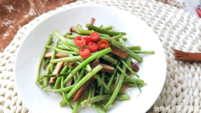 冬天,多给家人吃这菜,简单炒一炒,补钙质,营养又解馋