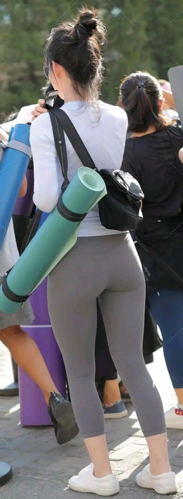 打底裤|“瑜伽裤”的流行势不可挡,塑造凹凸曲线曼妙身姿,女孩子都喜欢