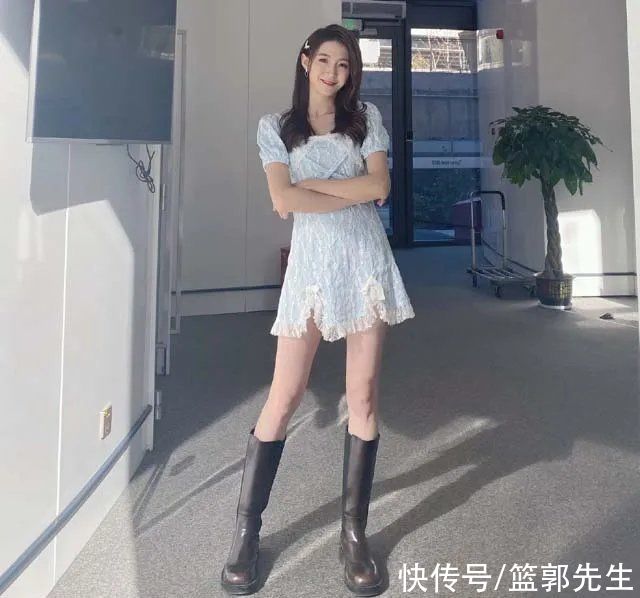 篮球主播|美女篮球主播雪儿晒“多宫格”，是杜兰特球迷，大长腿很吸睛
