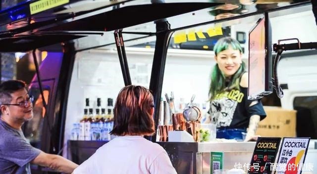 为了喝口好的,这届成年人有多努力