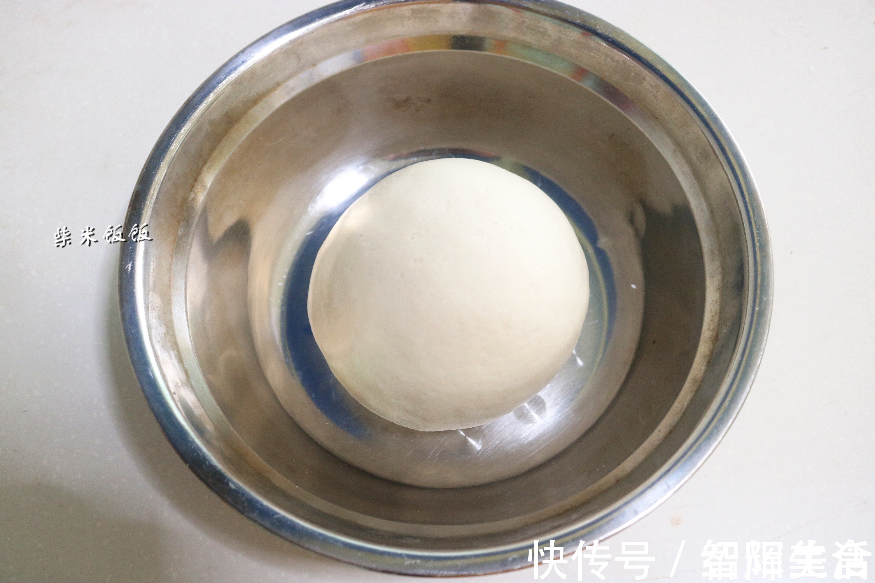 糯米|我家吃烧麦从不买,这做法简单,捏一捏10分钟出锅,4个不够吃