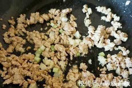 炒粉条时，事先要焯水吗？看到大厨做法后，才发现我一直做错了