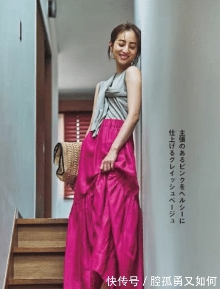 日杂|别再做色盲小白了!日杂“高级色”穿搭,绝对是教科书级配色模板